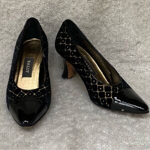 Bally gold and black velvet embossed pumps